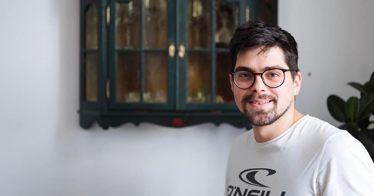 Aki feltárja a bútorok történeteit